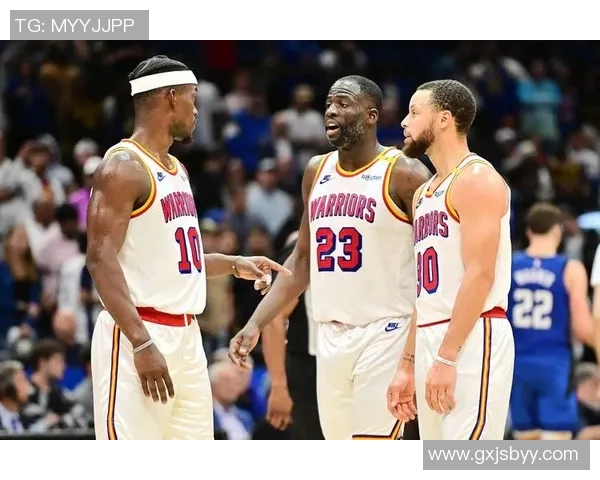 勇士与凯尔特人激战正酣NBA季后赛精彩对决引发球迷热议